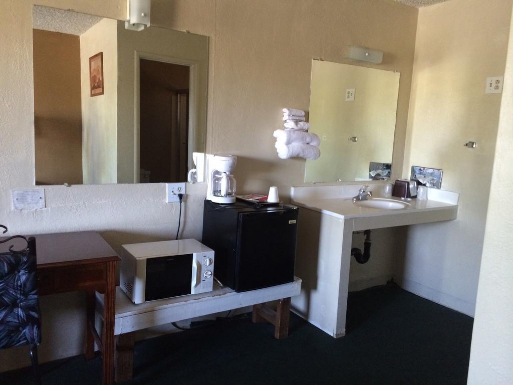Townhouse Motel Sanger Room photo